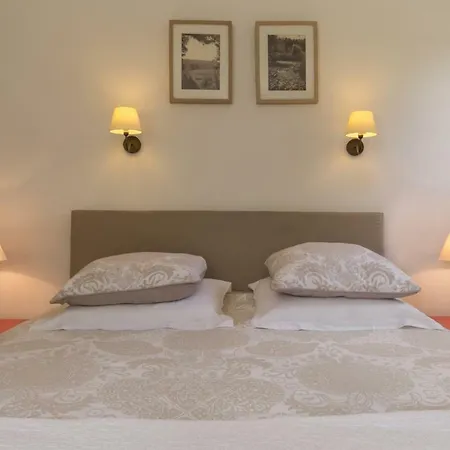 D'hotes De La Vallee Bed & Breakfast